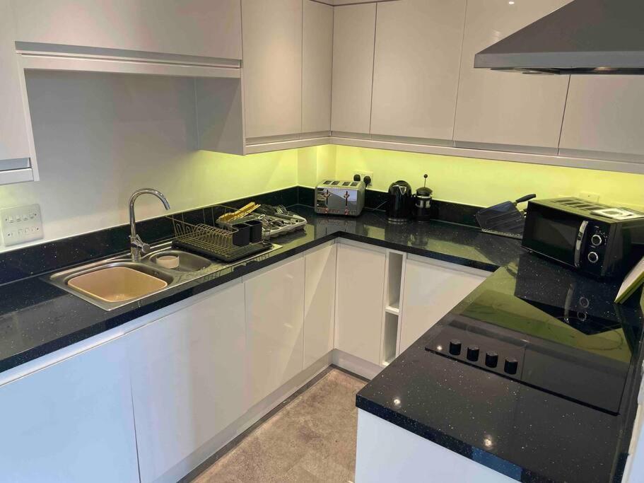 2 Bed City Centre Flat Bath Ngoại thất bức ảnh