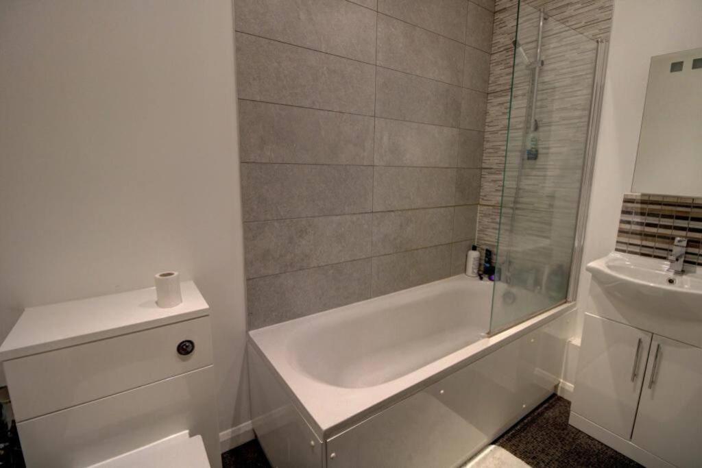 2 Bed City Centre Flat Bath Ngoại thất bức ảnh