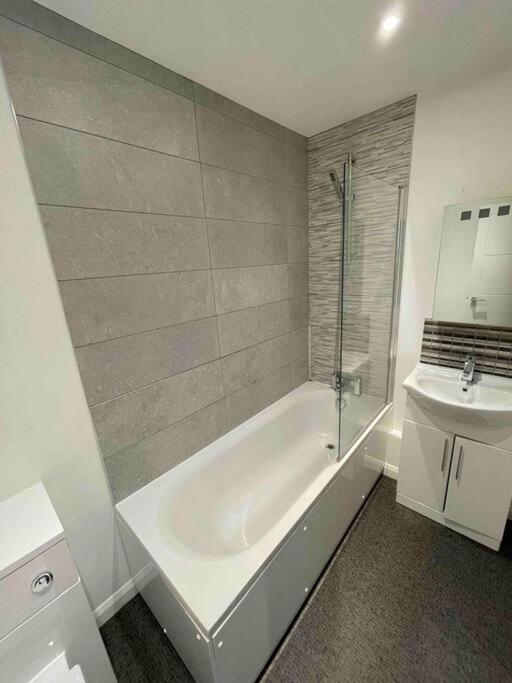 2 Bed City Centre Flat Bath Ngoại thất bức ảnh